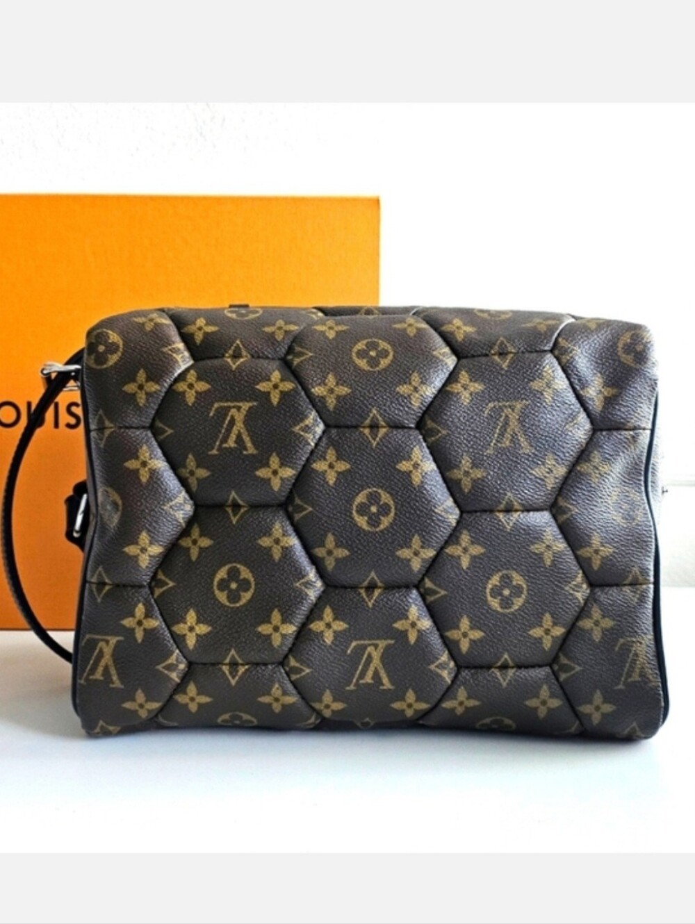 Rare Like-new Louis Vuitton Hexagon Neo Trocadero Soccer Ball Bag